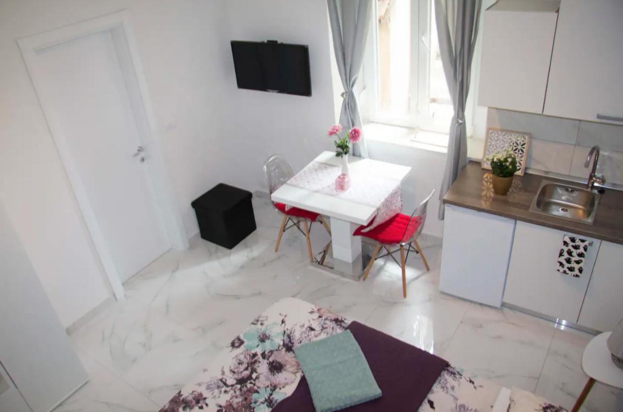 Verano Apartment / Next To Kolovare Beach 扎达尔 外观 照片